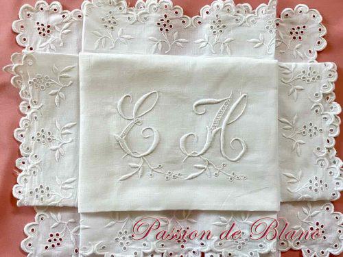 Belle taie festonnée avec broderie Anglaise et monogramme EH sur lin fin