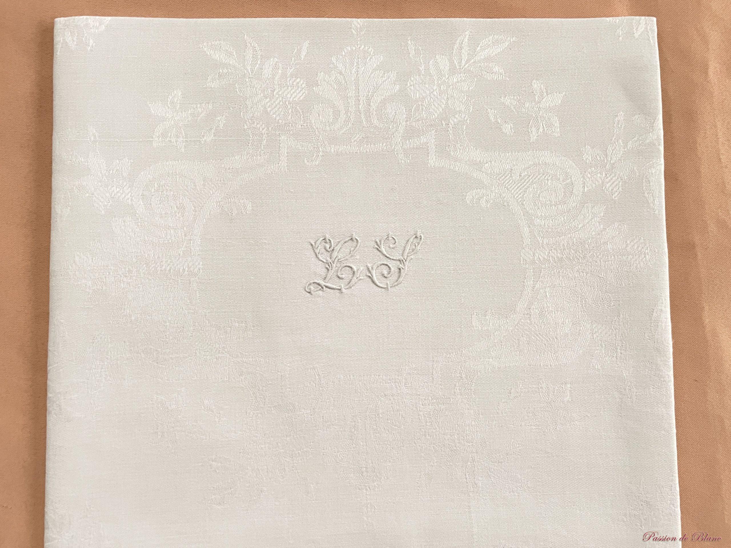 Service damassé lin fin monogramme LS