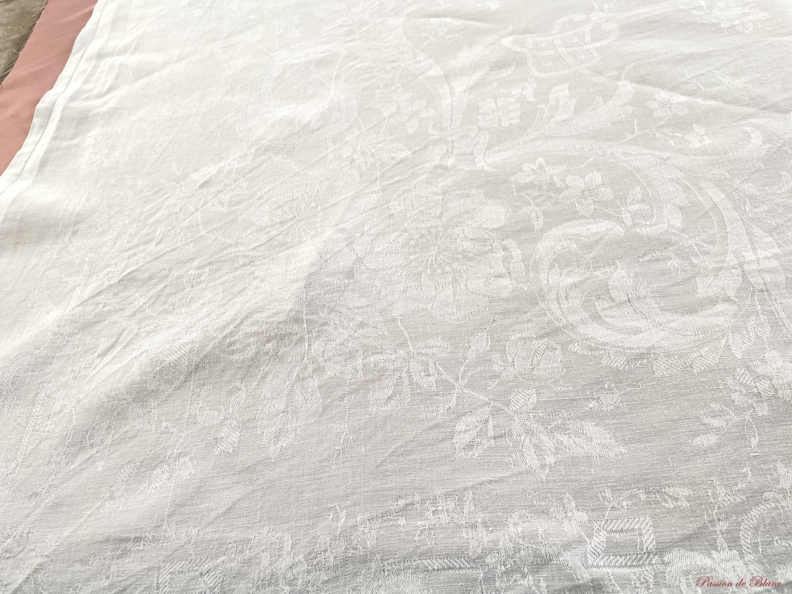 Service damassé lin fin monogramme LS