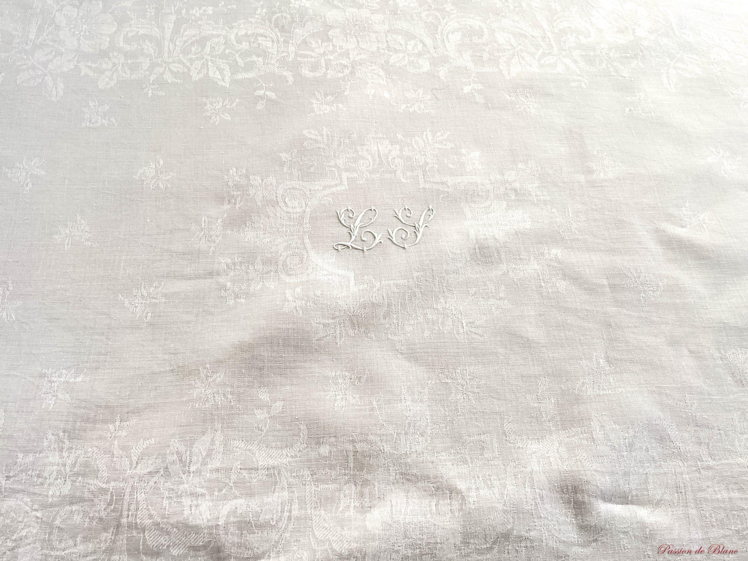 Service damassé lin fin monogramme LS