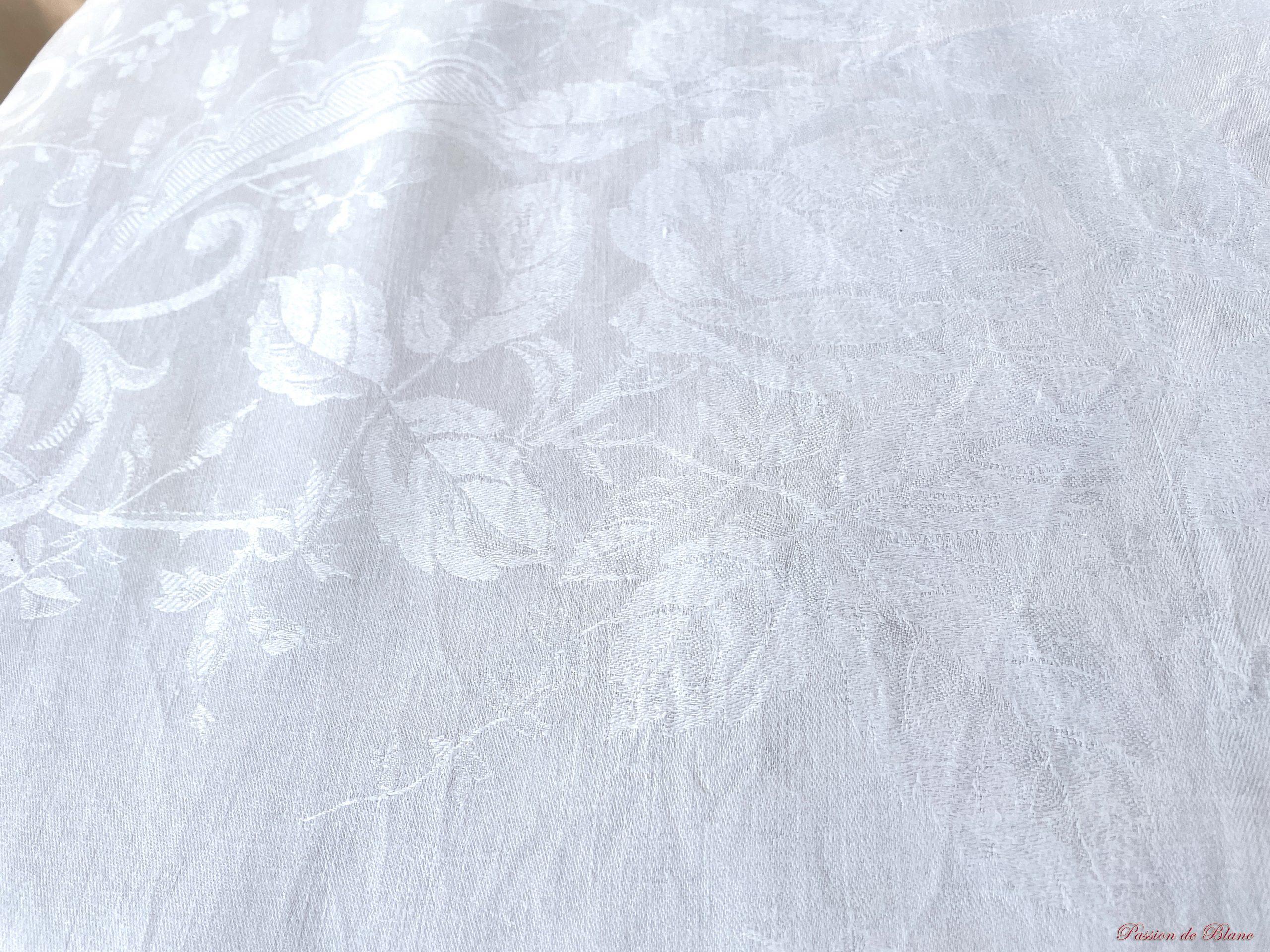 Service damassé lin fin monogramme LS