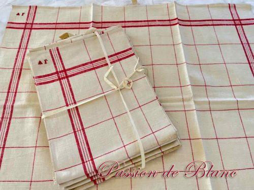 Vintage : nappe et 6 serviettes basques de table en lin neuves - années Vintage : nappe et 6 serviettes basques de table en lin neuves - années