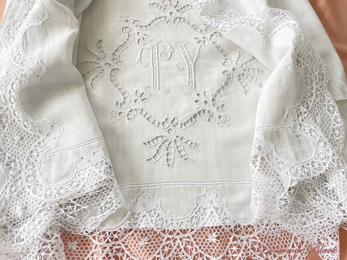 Beau drap avec monogramme PY découverte avec dentelle aux fuseaux – Image 6