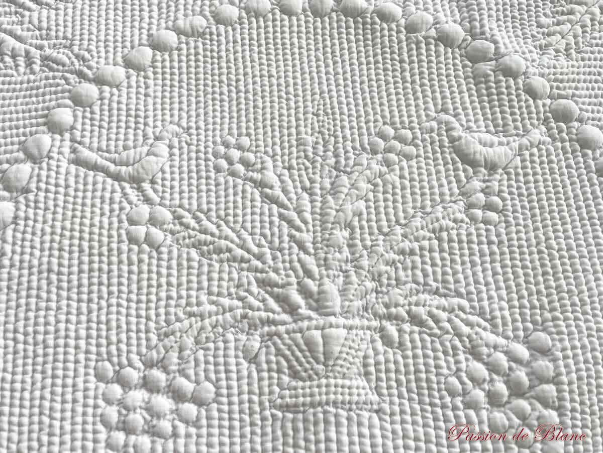 Merveilleux Pétasson, Boutis festonné, Bébé, Provence, broderie main, pur Coton Blanc – Image 6