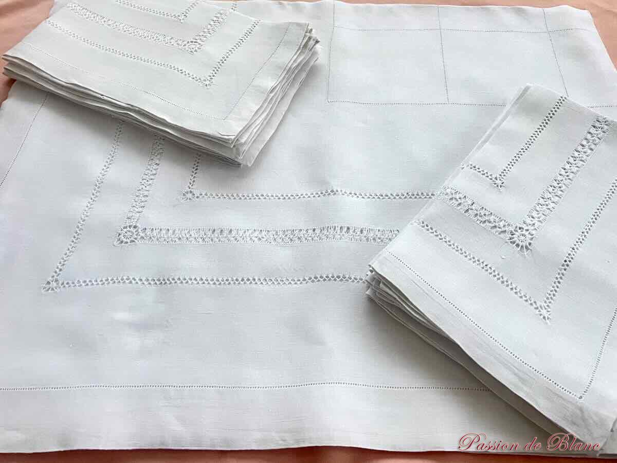 Service de table 12 couverts en lin fin avec travail de jours – Image 5