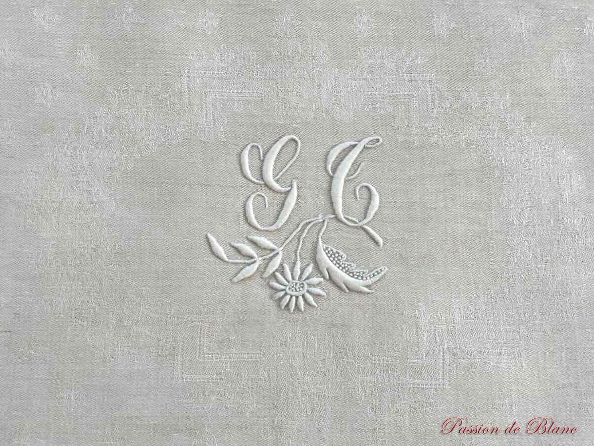 12 Serviettes TR de table en damassé