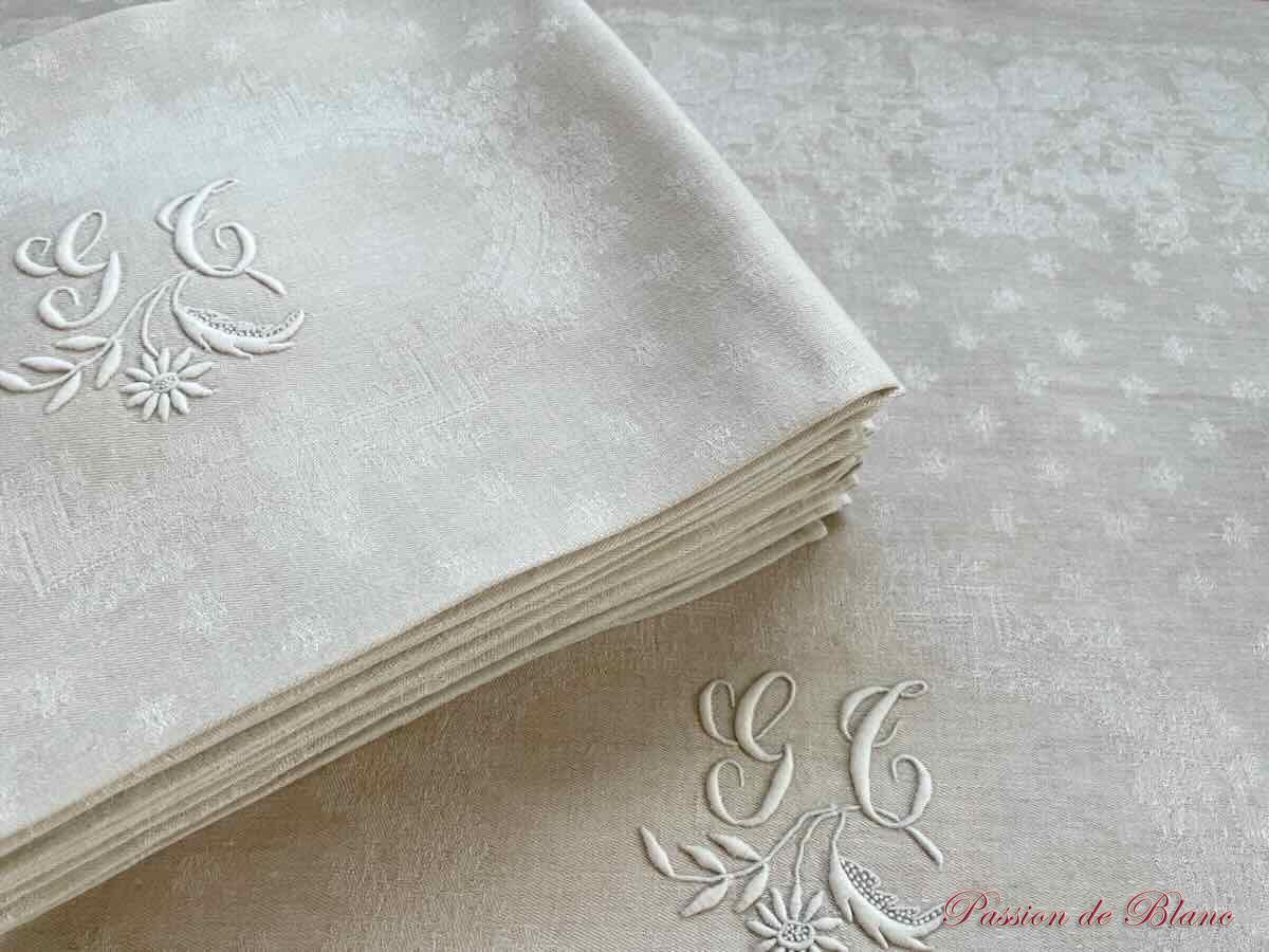 Lot 12 superbes grandes serviettes table en damassé de lin fin écru, monogramme GT – Image 3