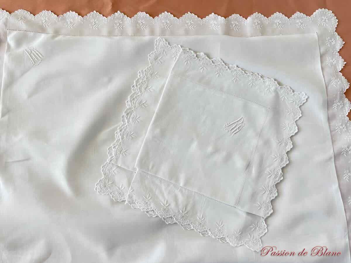 2 taies brodées festonnées lin fin