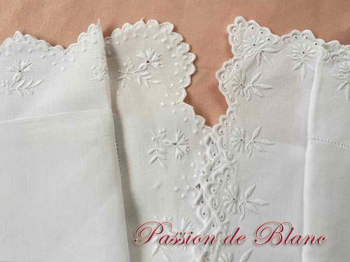 Taies lin fin broderie main feston