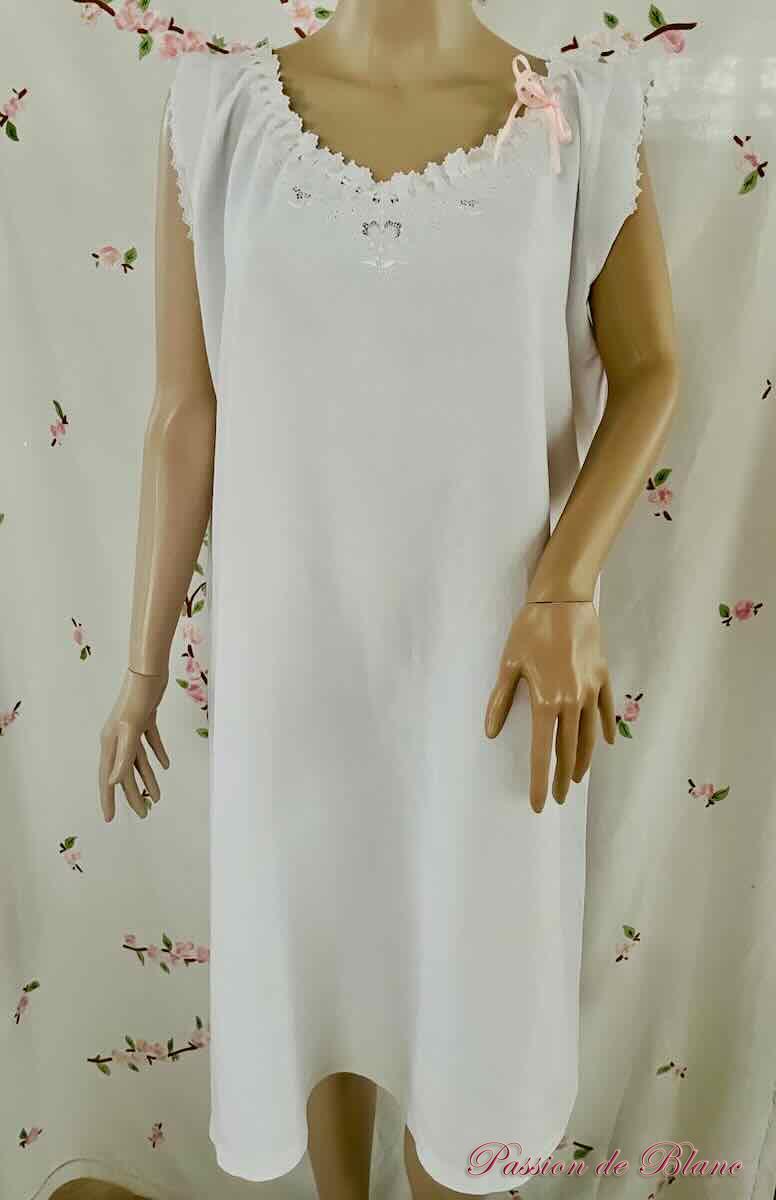 Chemise pour dame brodée main, toile de lin fin avec somptueuse broderie – Image 7