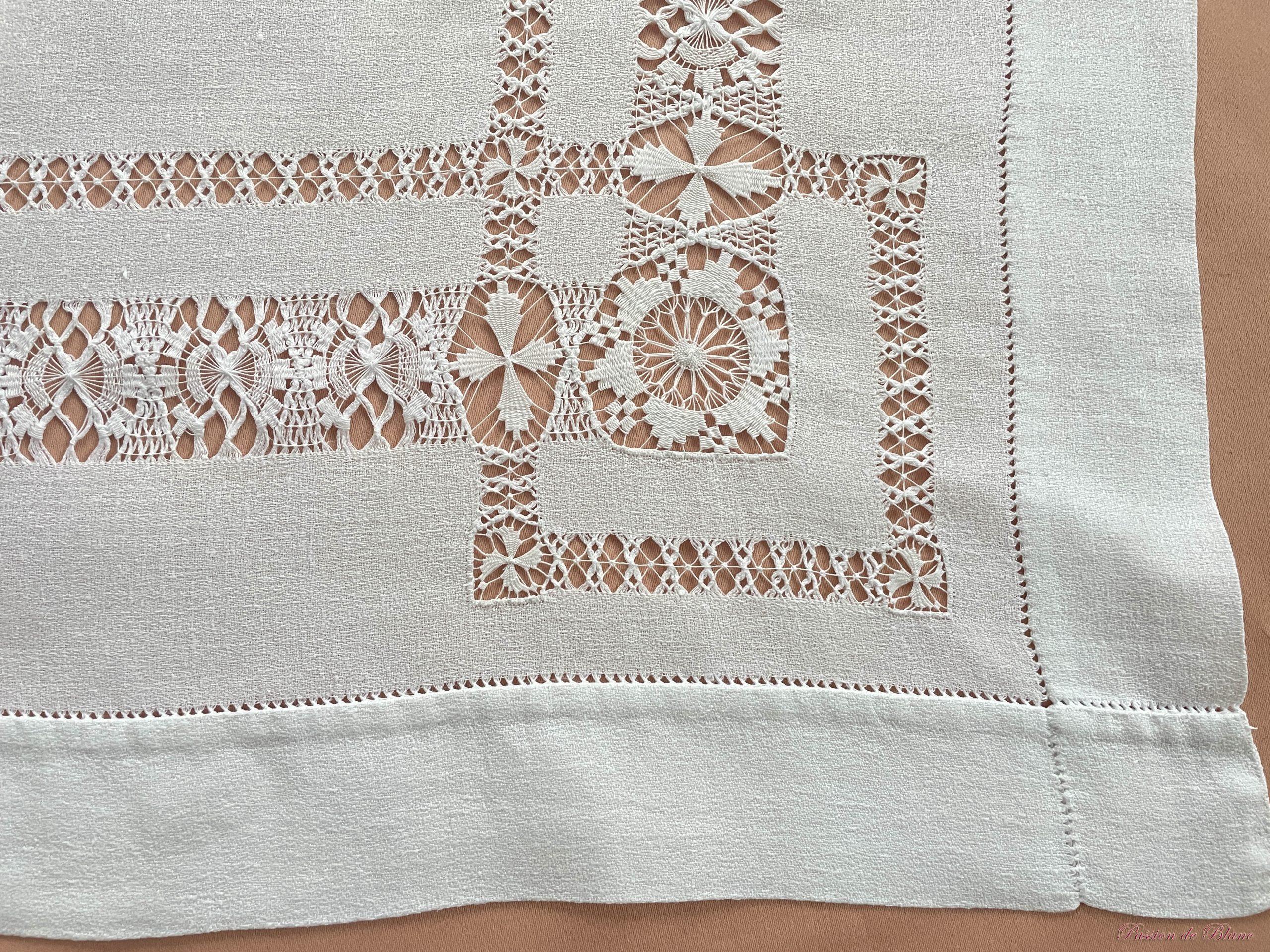 Sets de table brodés main