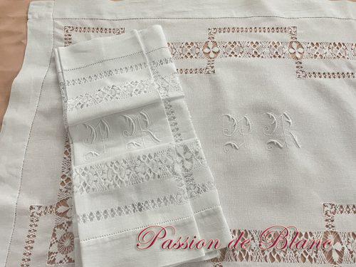 Lot deux sets de table, toile en granité de lin avec jours anciens de Cilaos