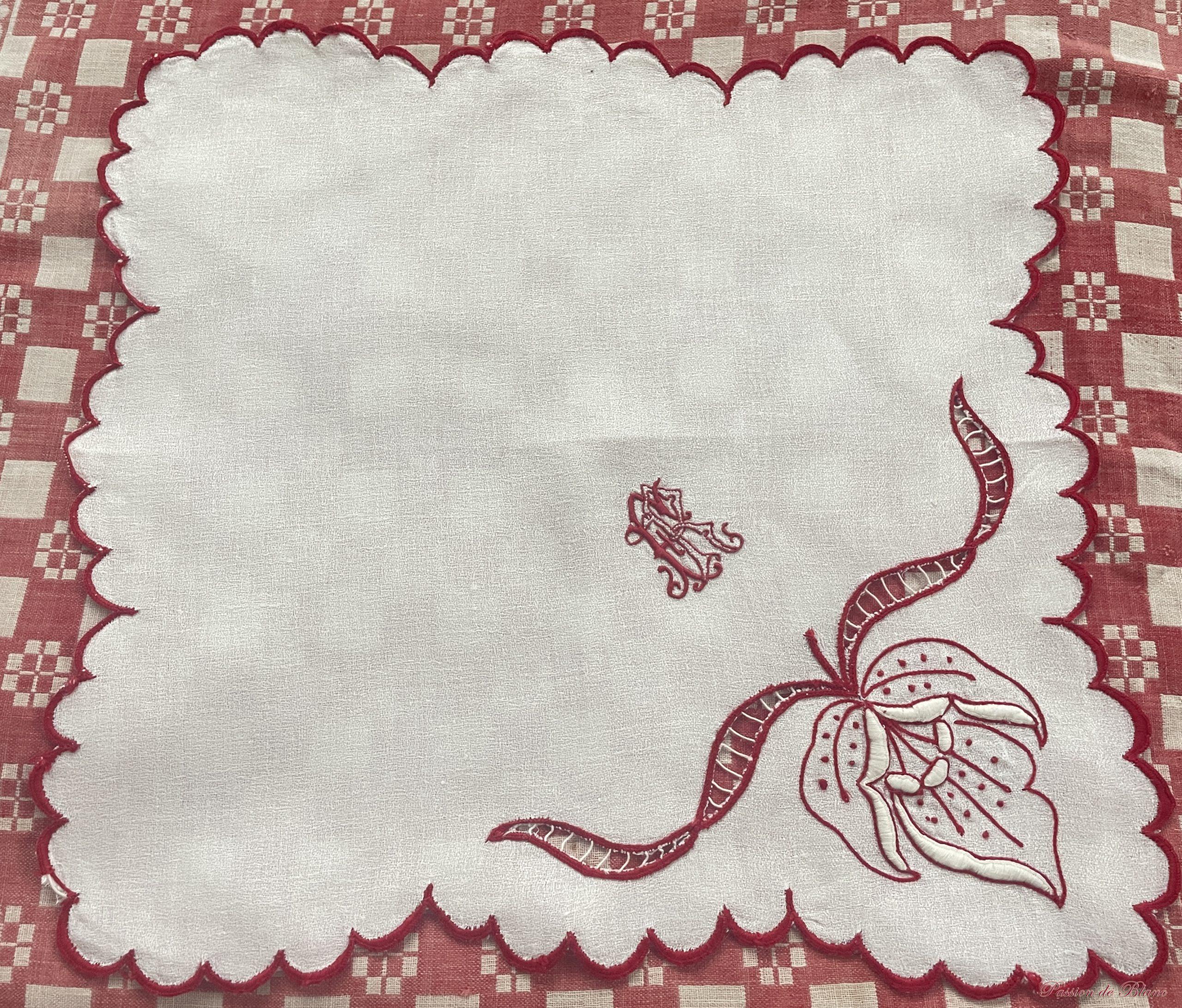 Lot serviettes blanche avec broderie rouge