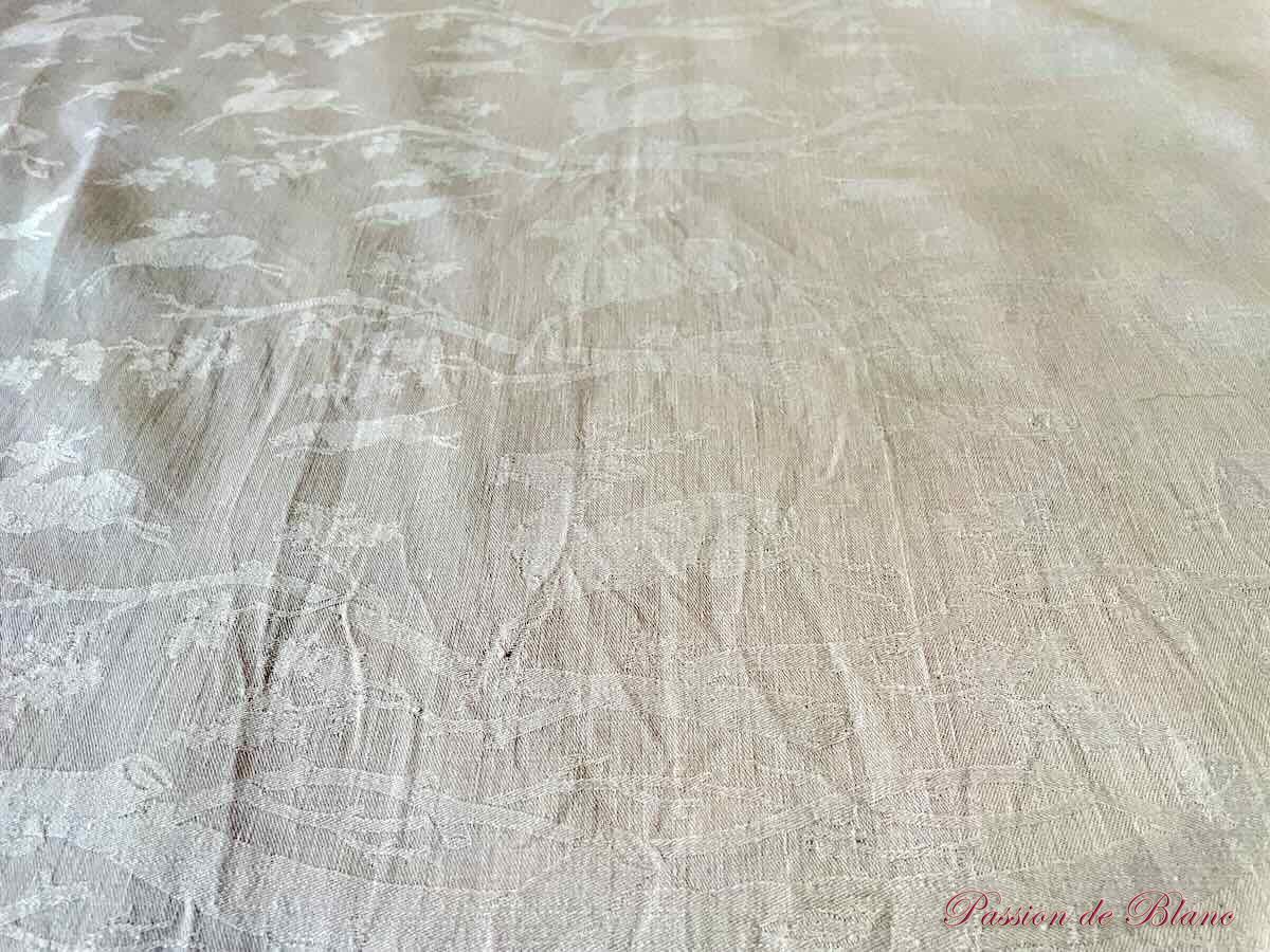 Nappe CF en damassé de lin fin, motifs animaux, chasse – Image 2