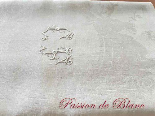 Nappe CF en damassé de lin fin, motifs animaux, chasse