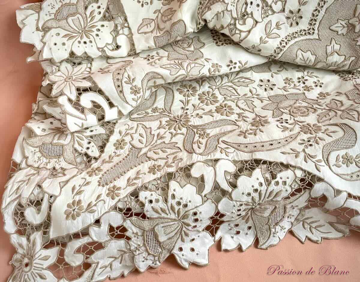 Nappe Richelieu lin main