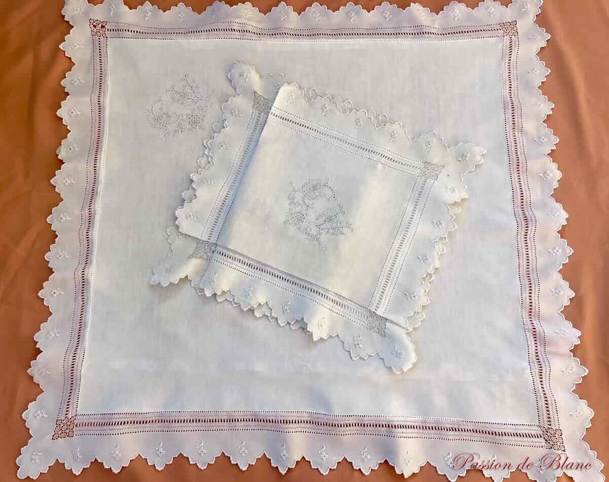 Paire de taies festonnées en fil de lin avec monogramme EV, broderies main – Image 8