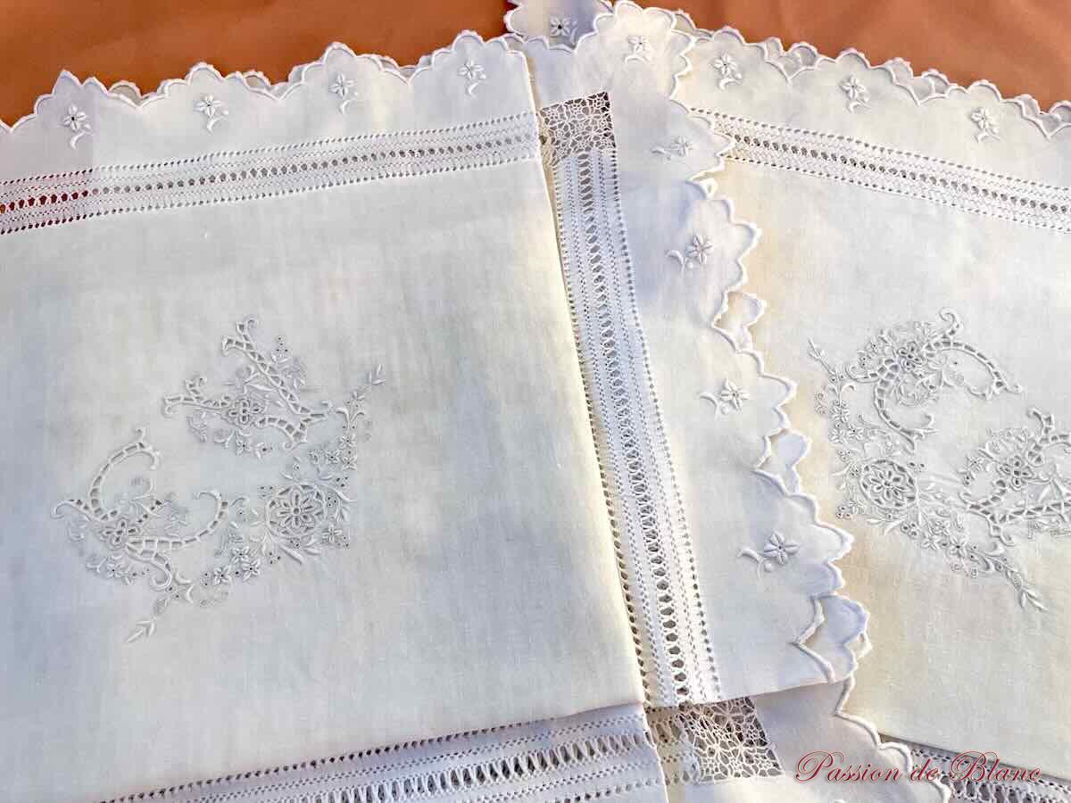 Paire taies festonnées