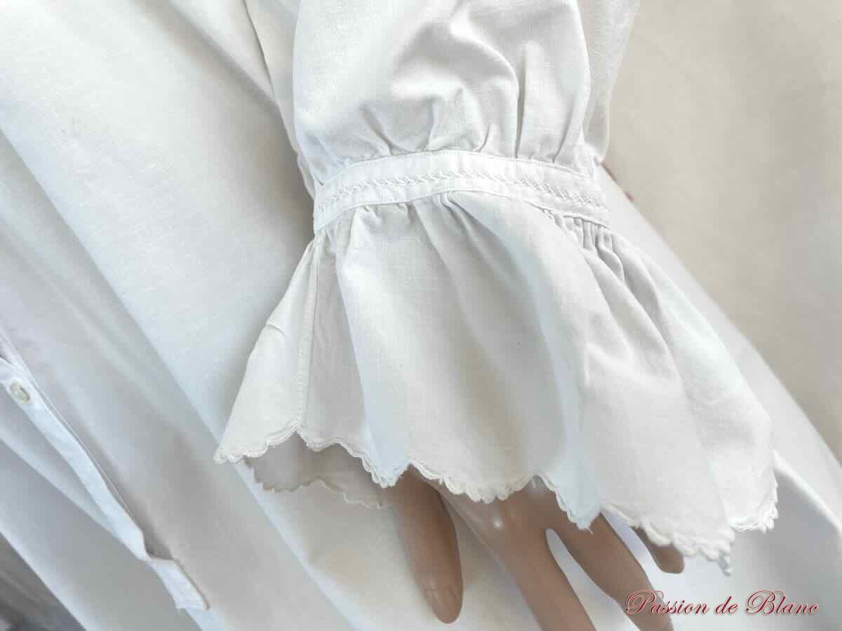 Chemise de nuit: empiècement brodée de guirlandes fleuris, papillons sur toile de coton – Image 8