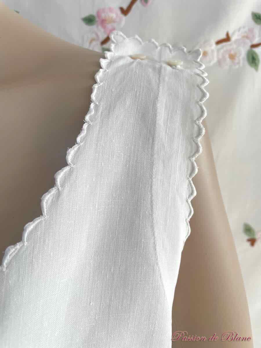 Belle chemise de jour brodée main sur toile de lin fin avec superbe broderie – Image 6