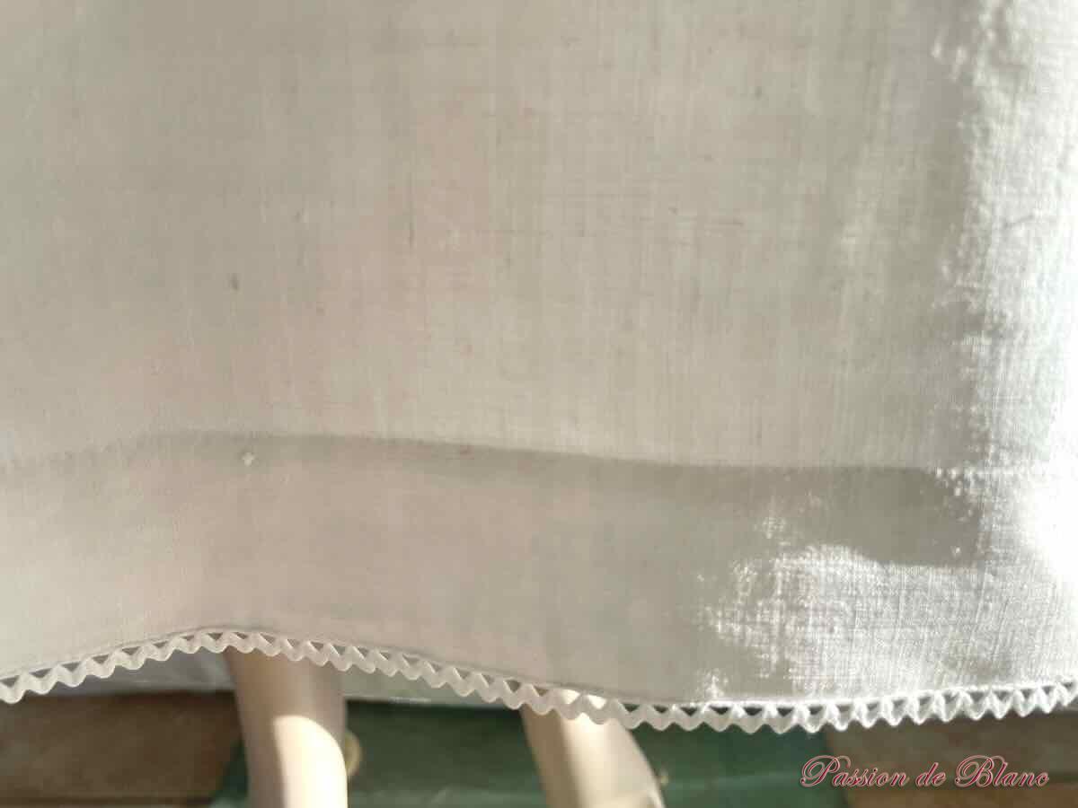 Belle chemise de jour brodée main sur toile de lin fin avec superbe broderie – Image 4