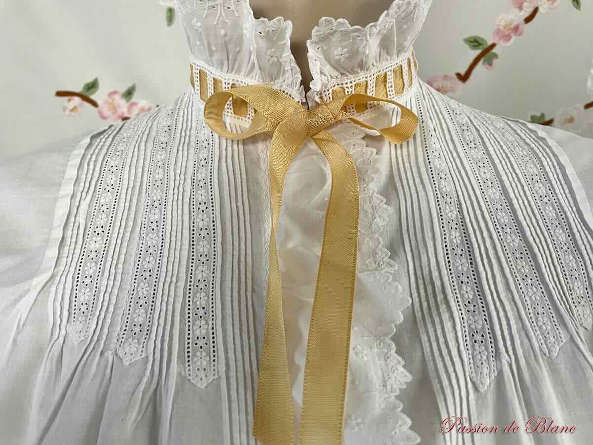 Chemisier avec volant dentelles