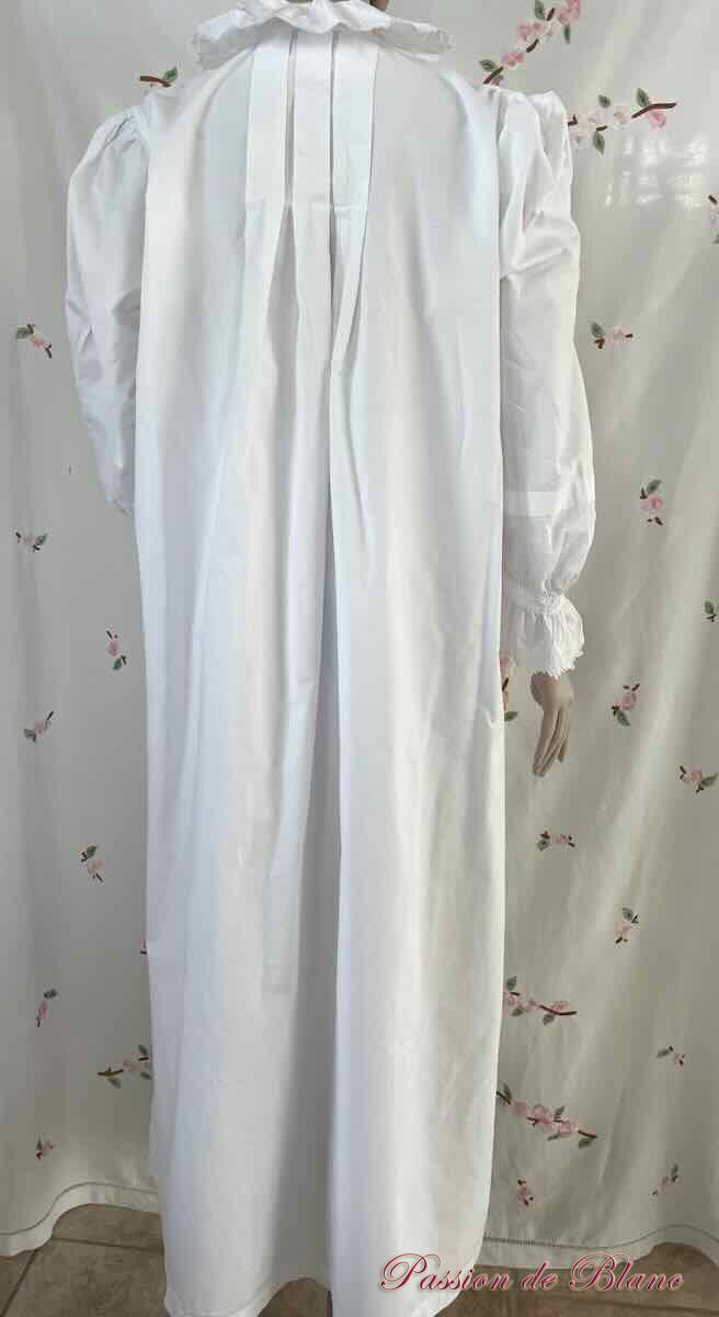 Chemise de nuit : col et poignets à volants sur toile de coton – Image 3