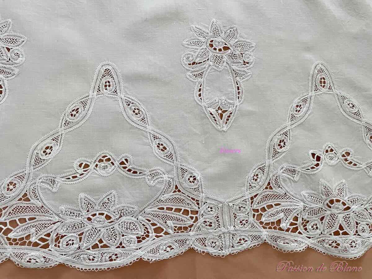 Nappe fil lin insertions brodées main