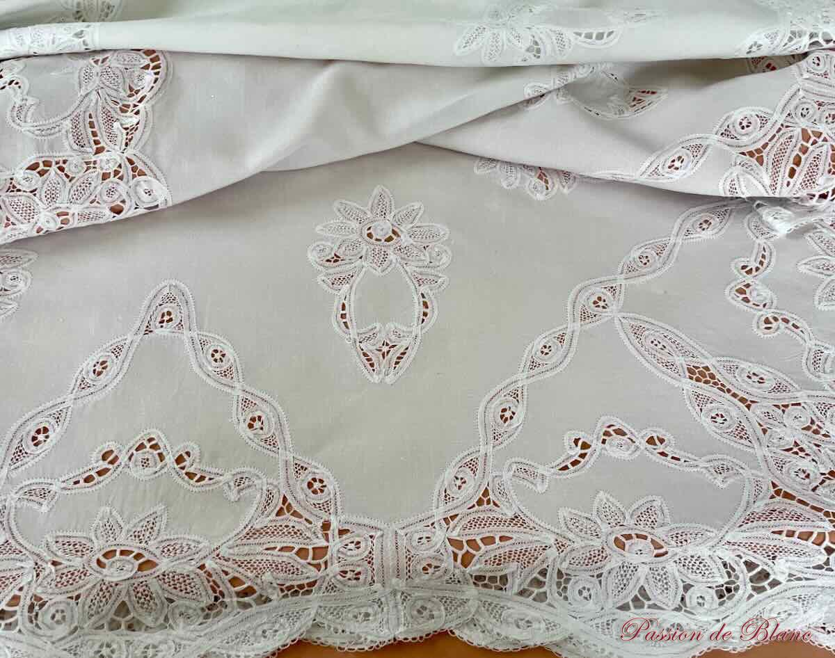 Nappe fil lin insertions brodées main