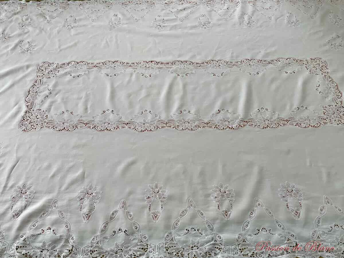 Grande nappe: insertions dentelle main sur toile en fil de lin – Image 2