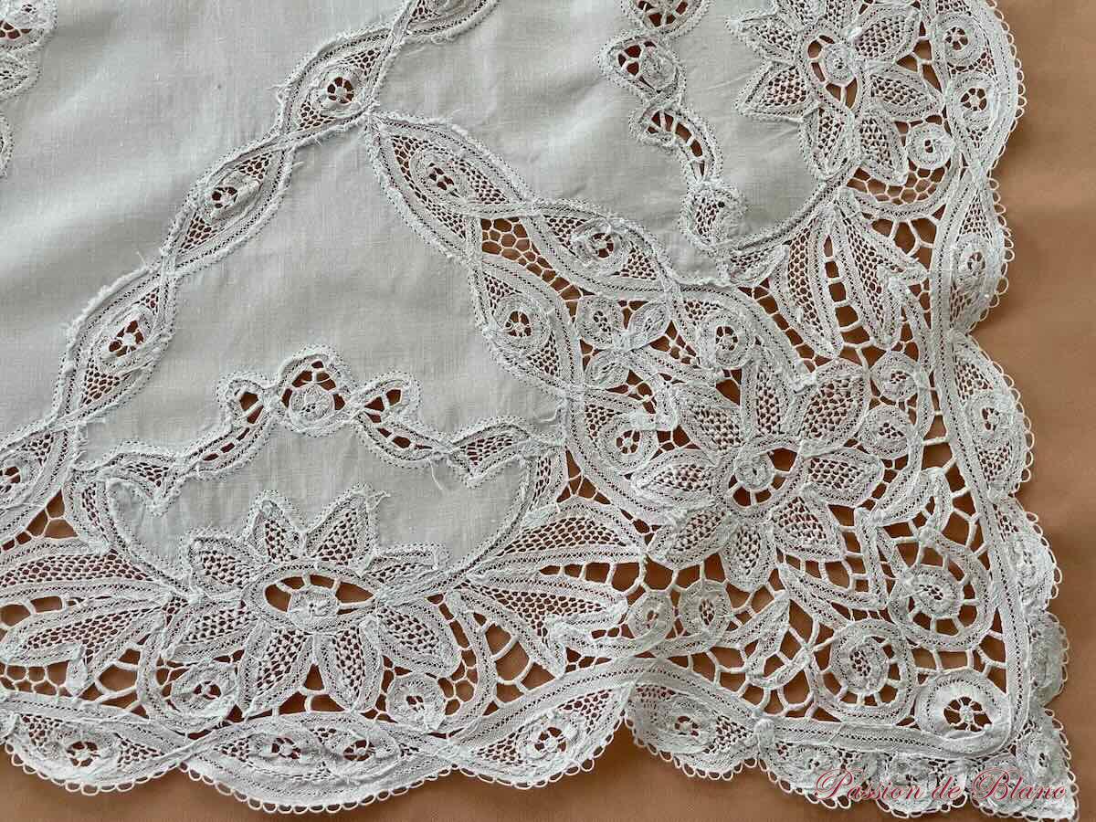 Grande nappe: insertions dentelle main sur toile en fil de lin – Image 5