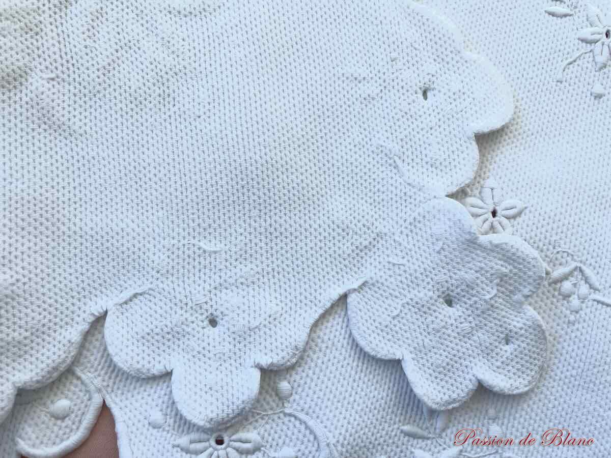 Petite couverture festonnée enfant imposante broderie main, AL – Image 11