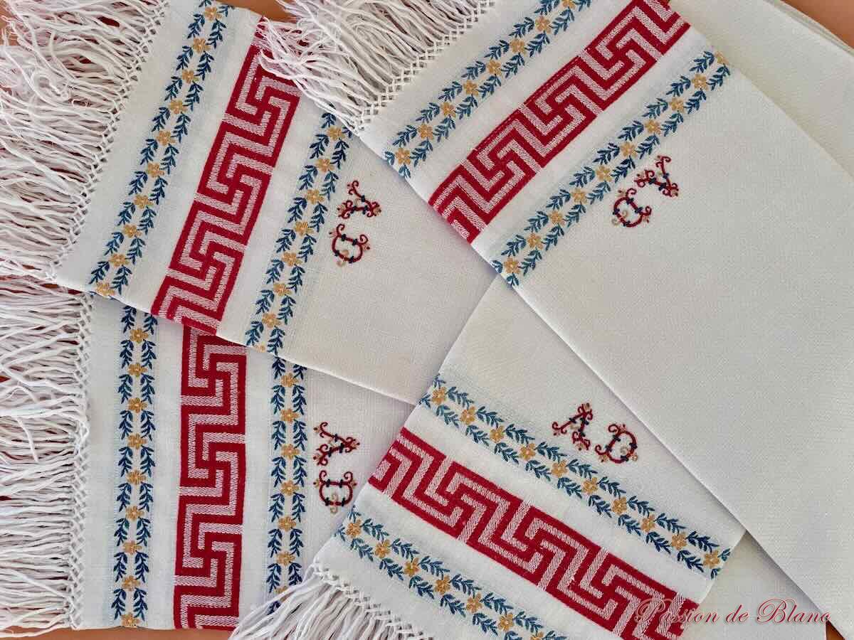 Ensemble quatre grandes serviettes d'invités lin fin liteau de couleur et franges – Image 5