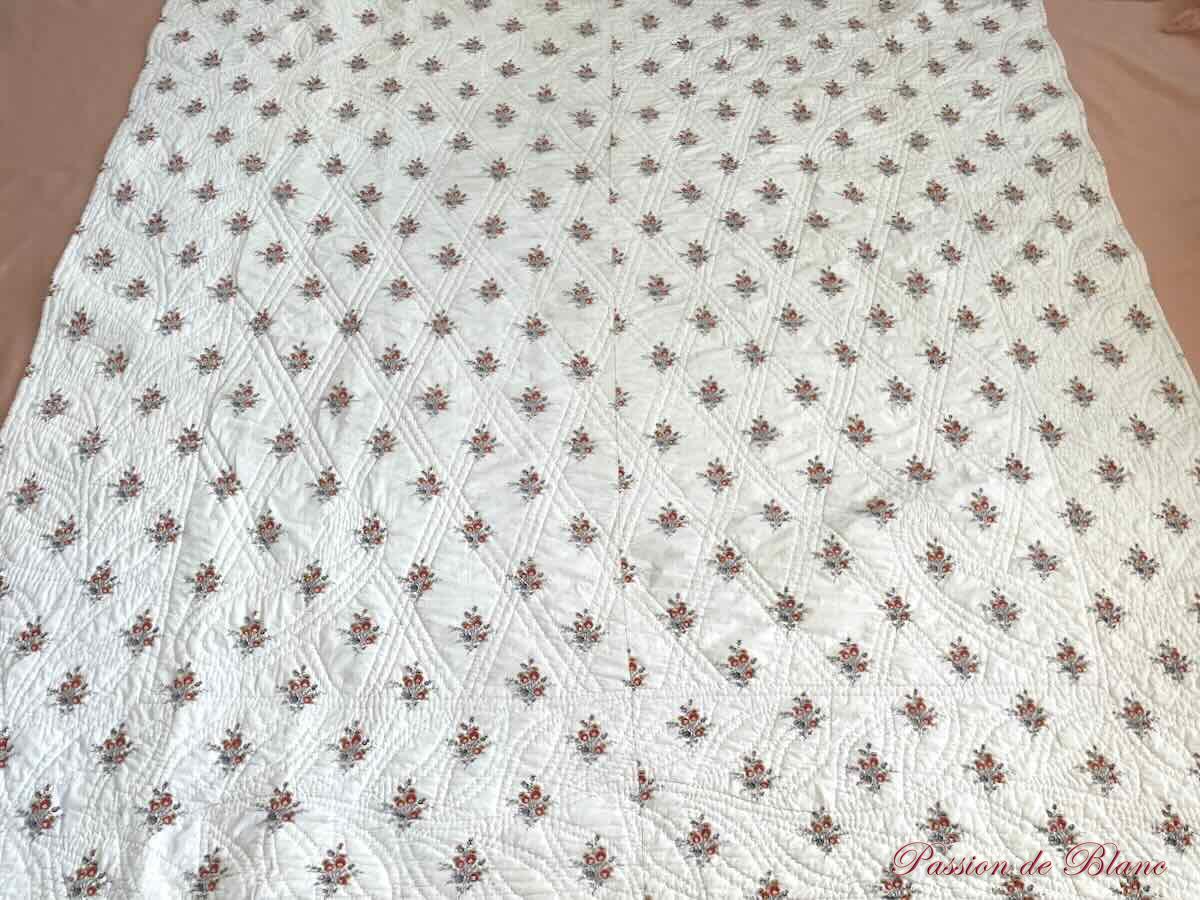 Courtepointe piquée main avec motifs provençaux et blanc – Image 6