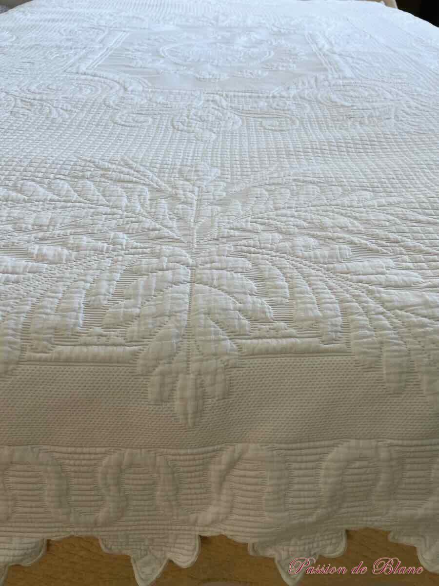 Couverture en piqué Marseillais festonnée