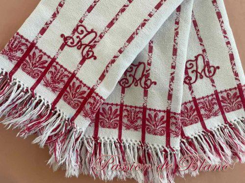 Lot trois grandes serviettes toilette damassé coton: frises rouge et franges