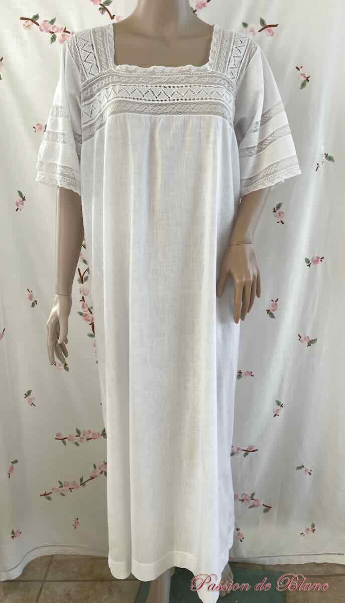 Chemise de nuit avec de fines dentelles sur mousseline de coton – Image 2