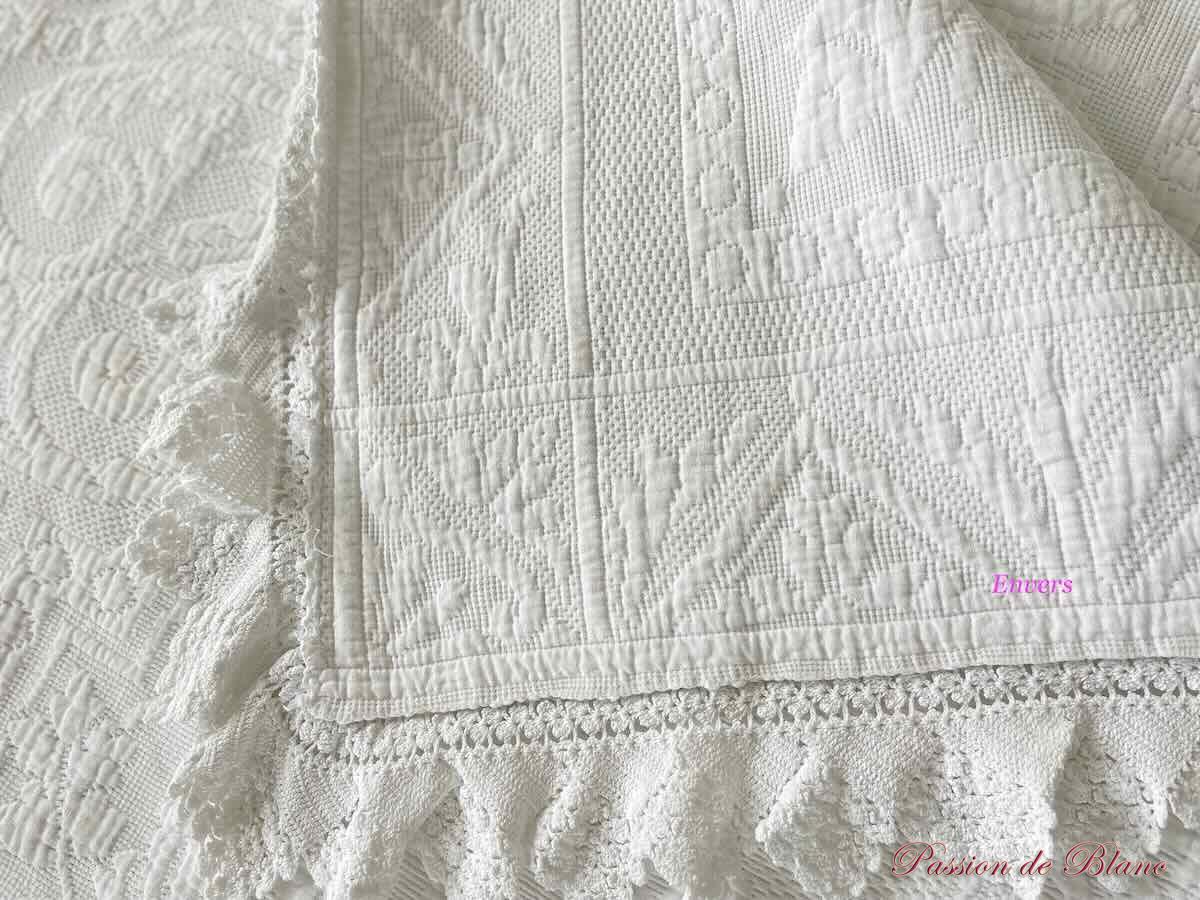 Couverture en piqué Marseillais, beau relief dentelle quatre côtés – Image 3