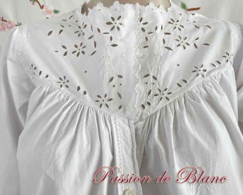 Chemise de nuit brodée main