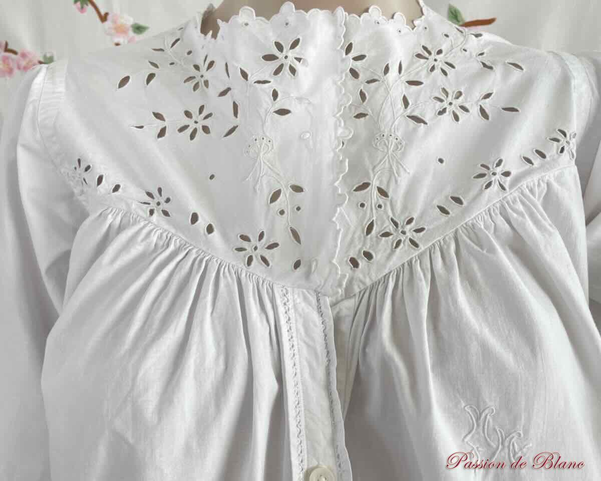 Chemise de nuit brodée main