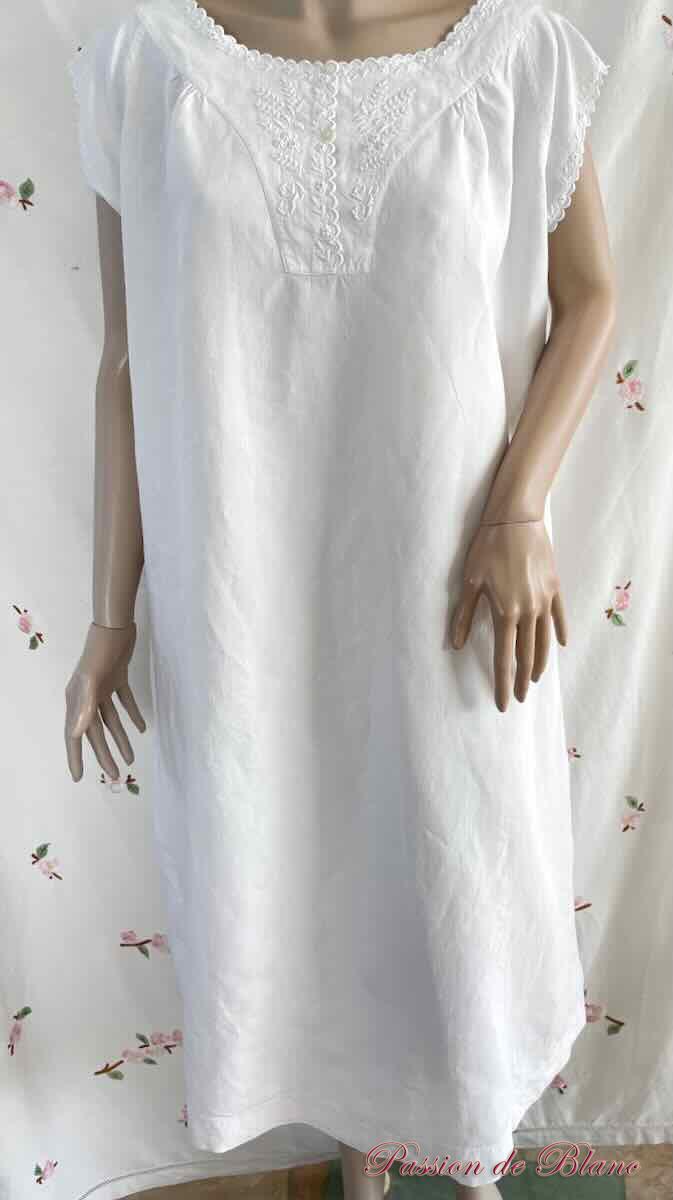 Chemise de jour empiècement brodé