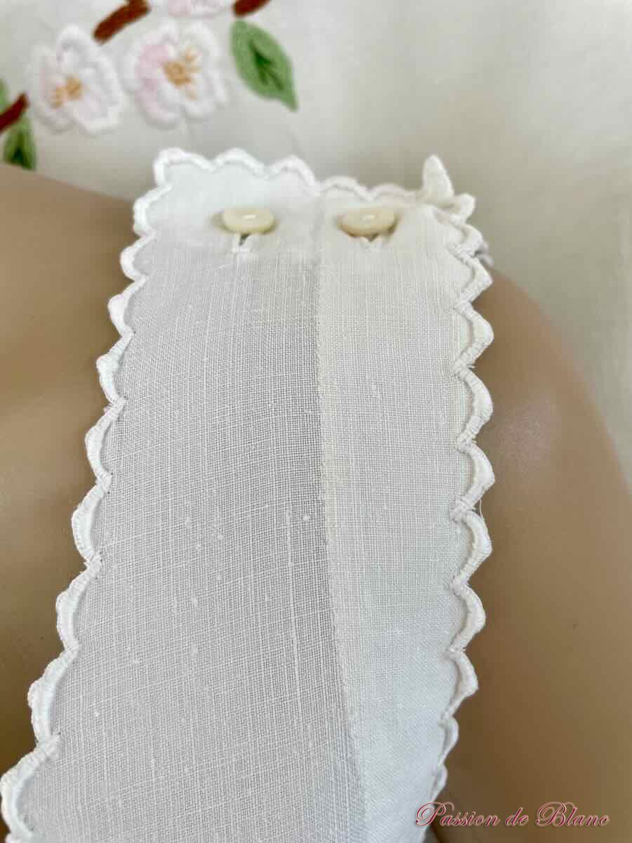 Chemise de jour entièrement brodée main sur toile de lin fin – Image 5