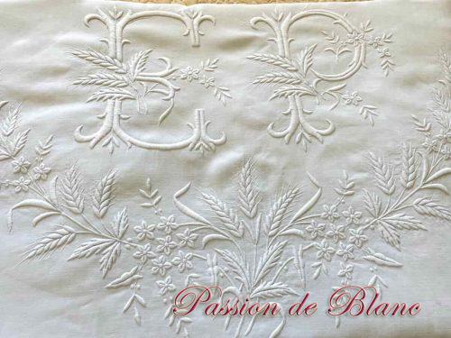 Drap EP imposante broderie