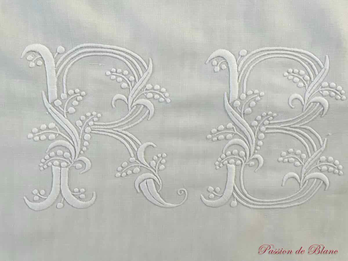 Drap ancien EB lin broderie