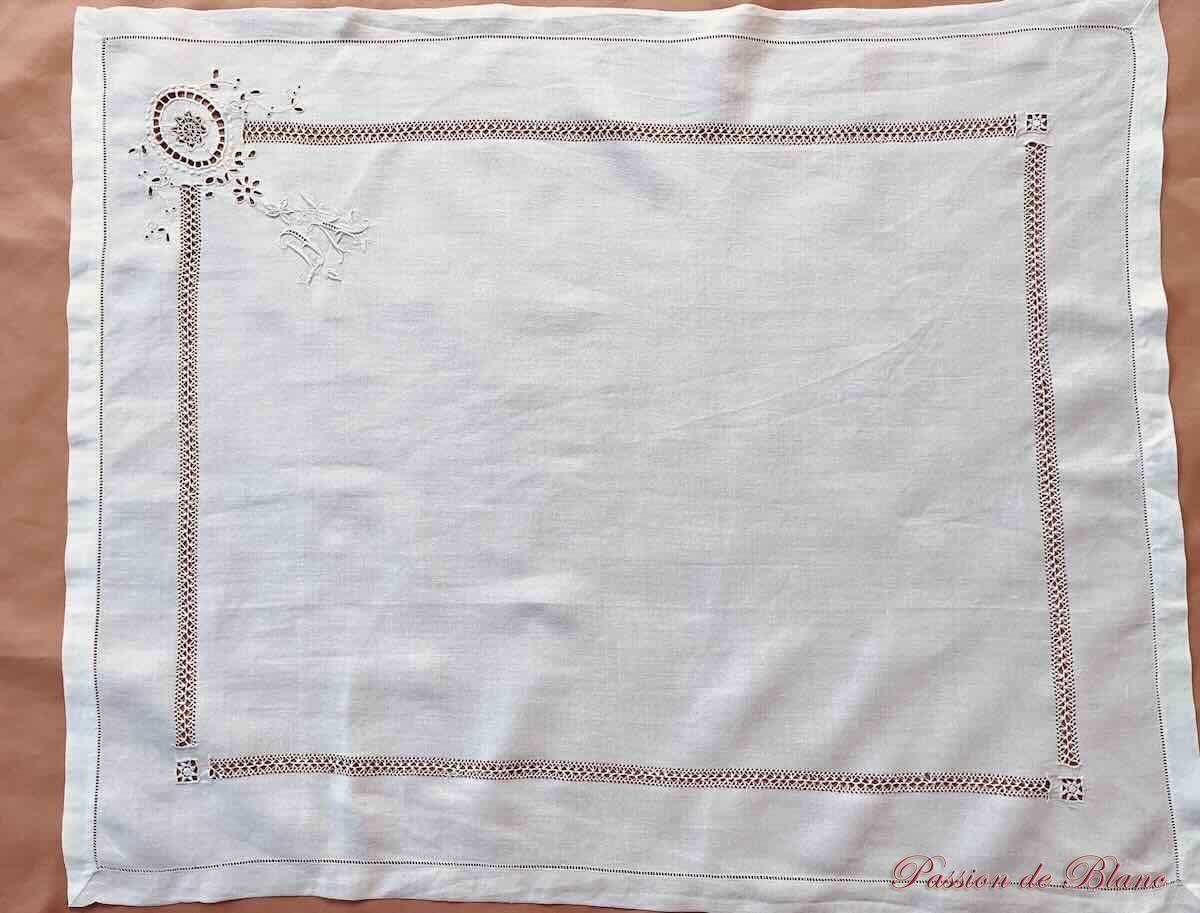 Grandes serviettes lin broderie aiguille - monos DA