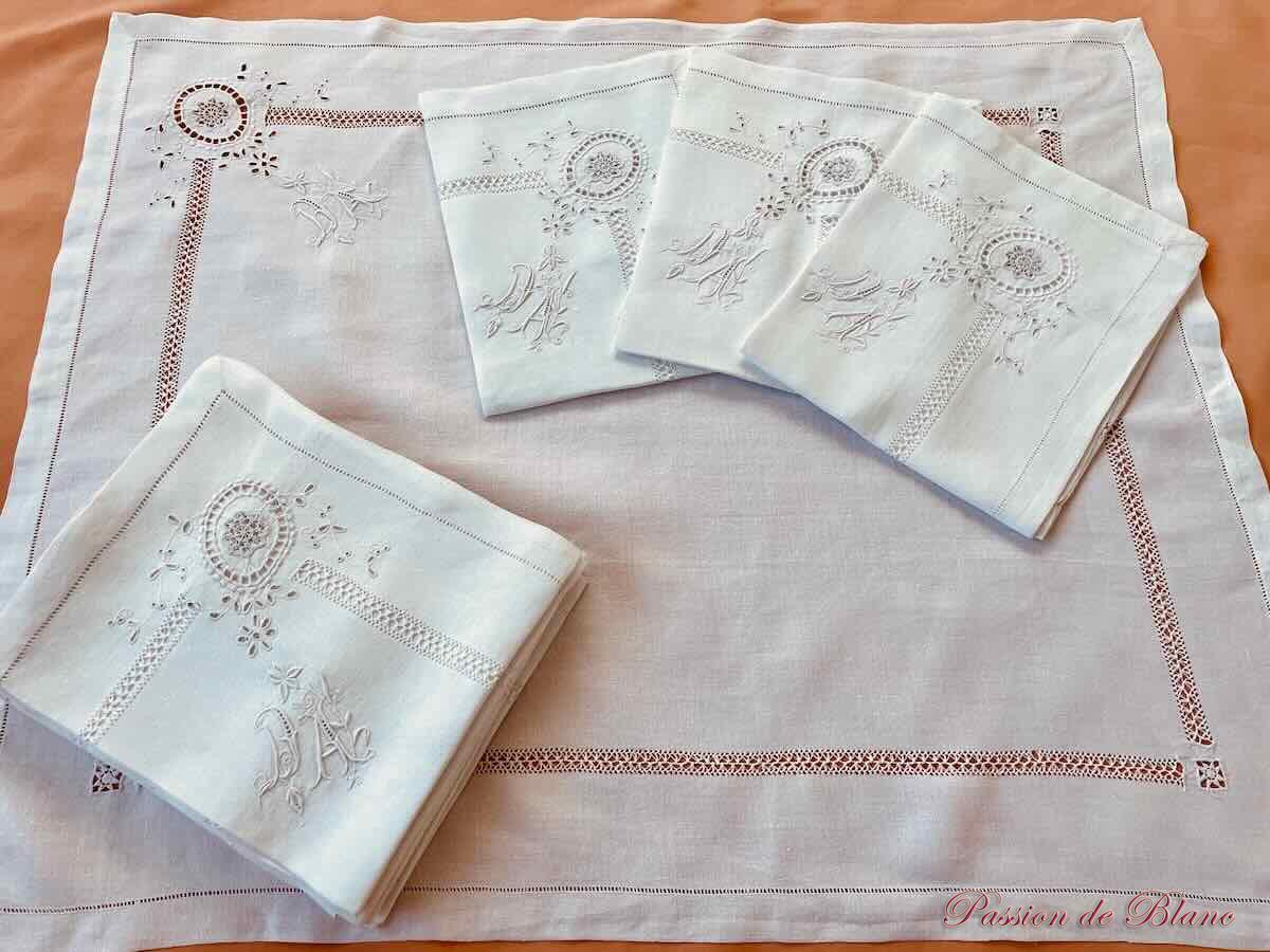 Grandes serviettes lin broderie aiguille - monos DA