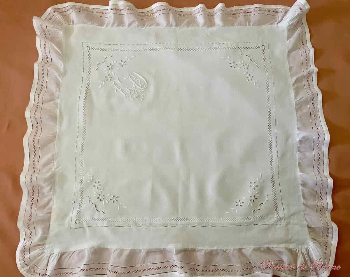 Parure de lit drap deux taies volant lin fin
