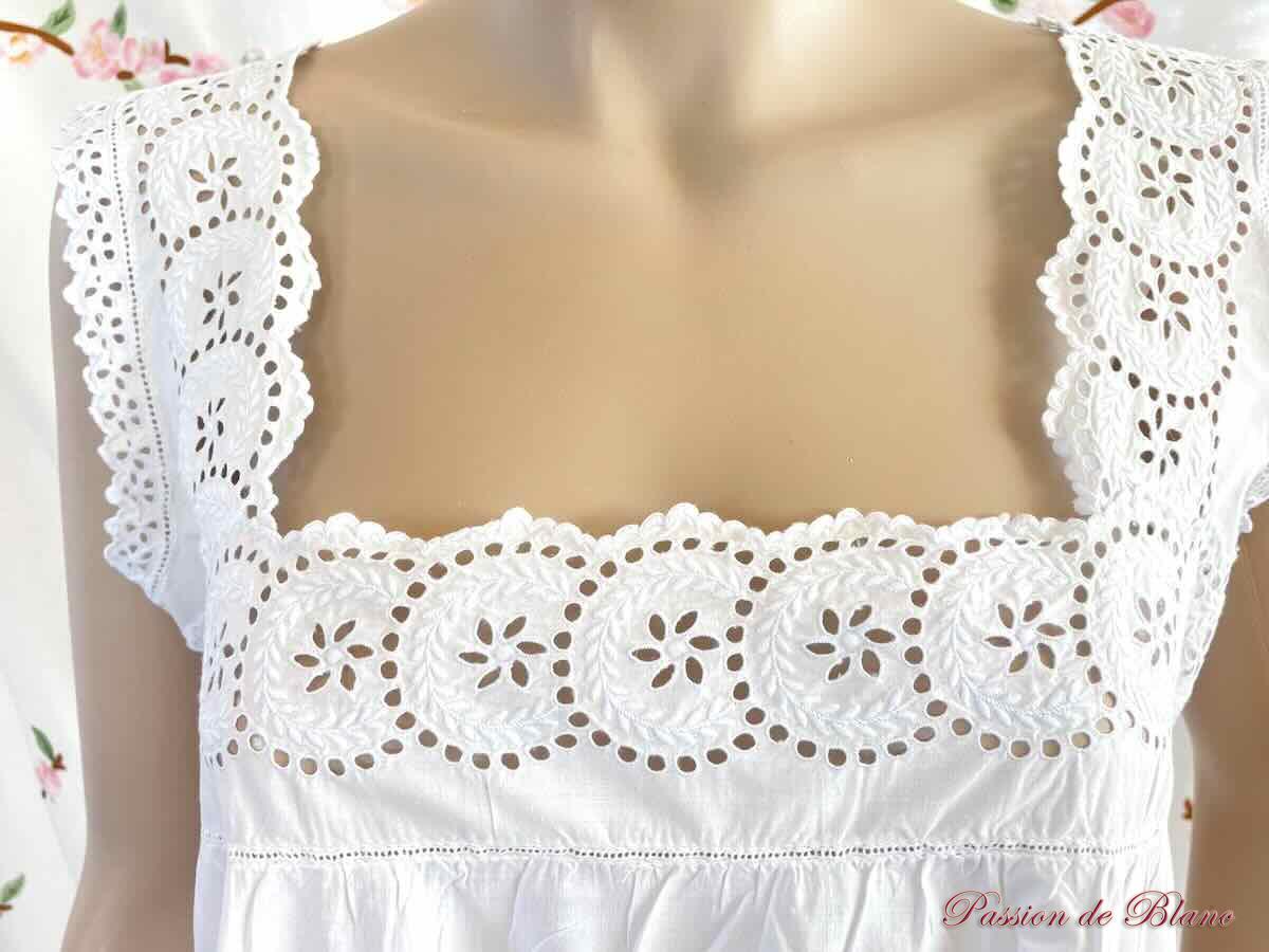 Chemise ancienne brodée sur fin coton