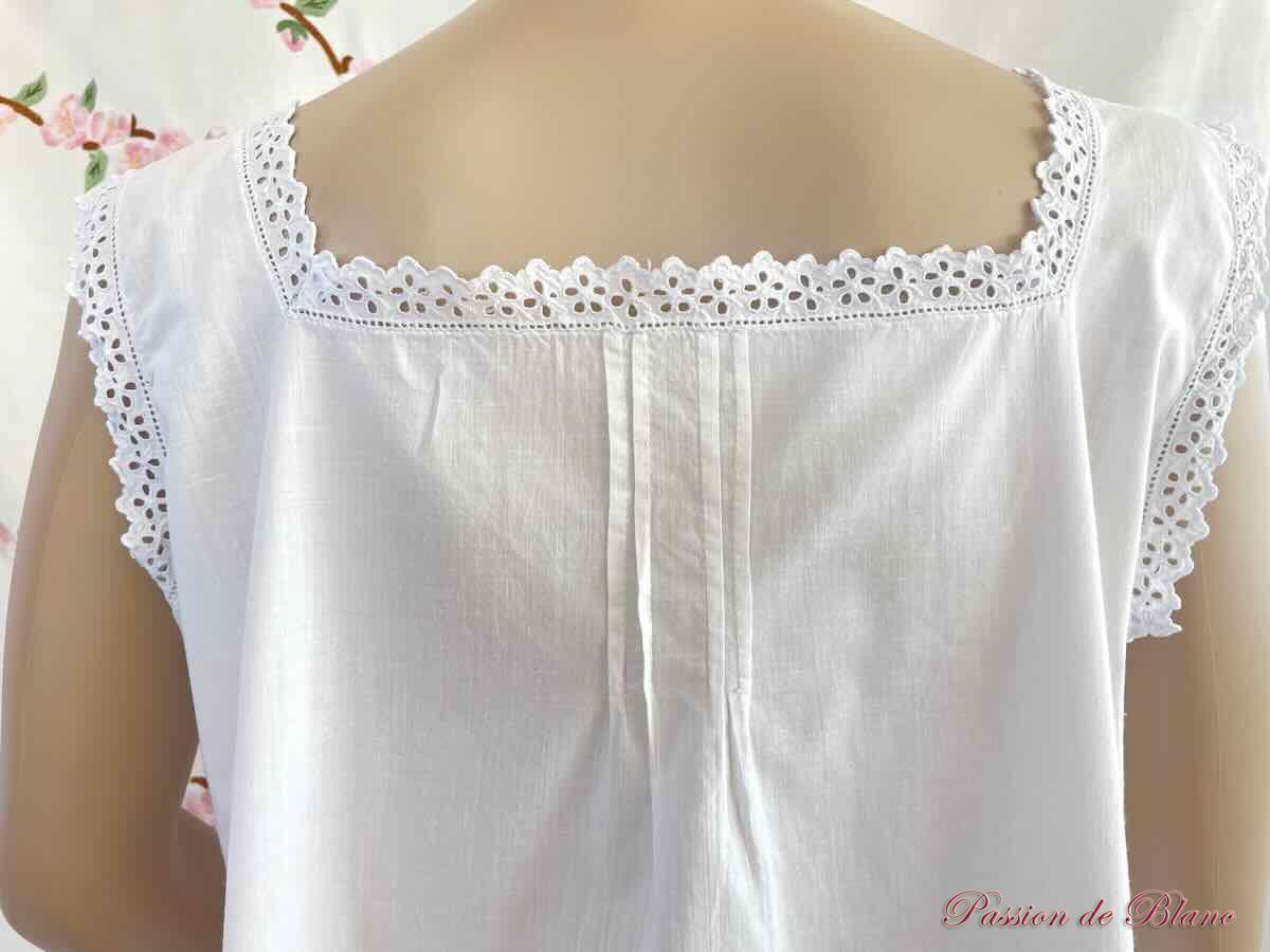 Belle chemise de jour sur toile de coton avec broderie blanche – Image 6