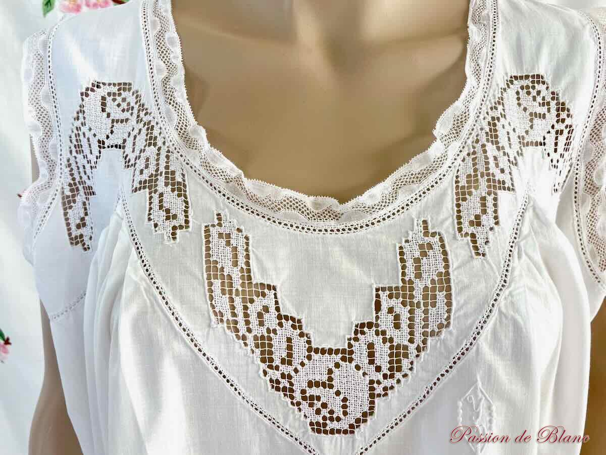 Chemise hôtesse broderie main